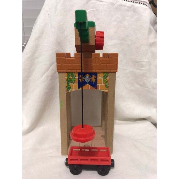 THOMAS & FRIENDS WOODEN RAILWAY CASTLE CRANE KING OF THE RAILWAY - Picture 2 of 10